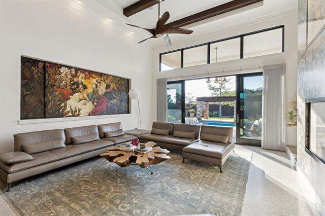 4 Bedroom Single Family Home/House's Image 9