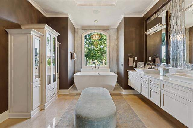 4 Bedroom Single Family Home/House's Image 13