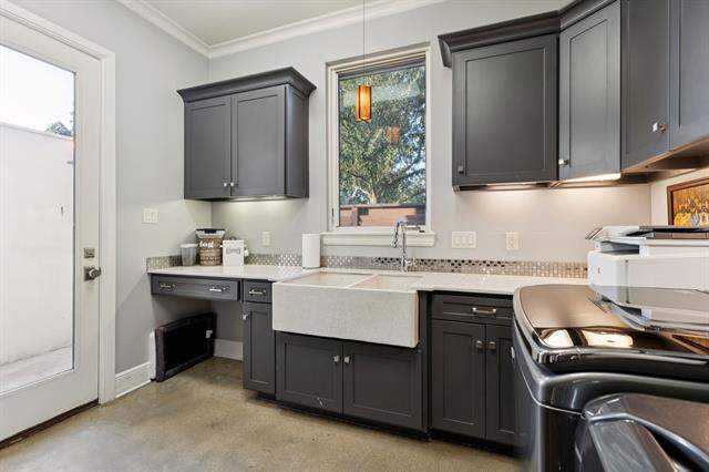 4 Bedroom Single Family Home/House's Image 18