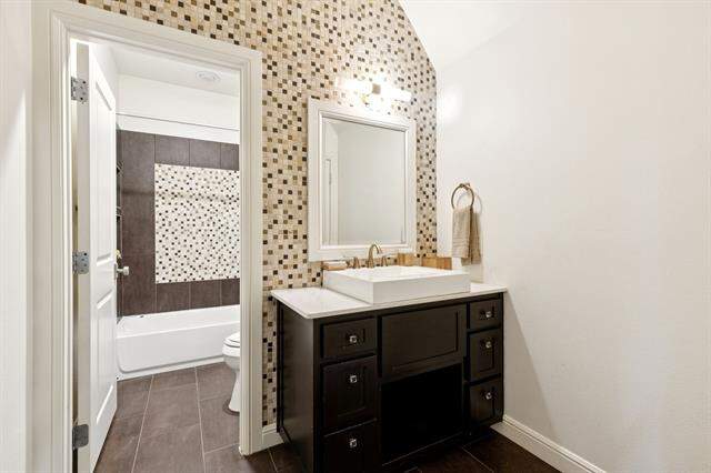 4 Bedroom Single Family Home/House's Image 34