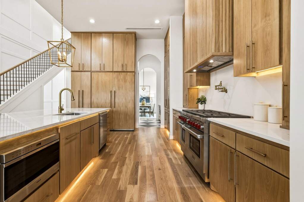 5 Bedroom Single Family Home/House's Image 7