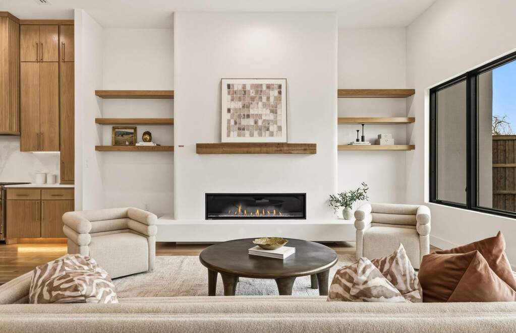 5 Bedroom Single Family Home/House's Image 9