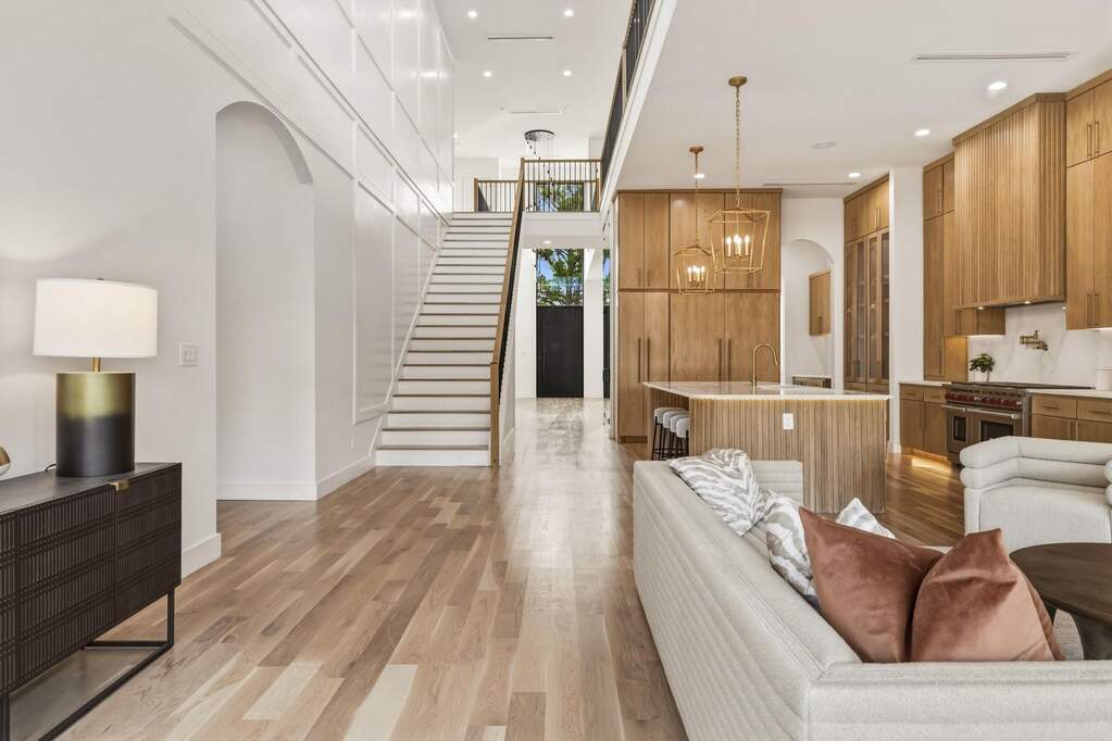 5 Bedroom Single Family Home/House's Image 11