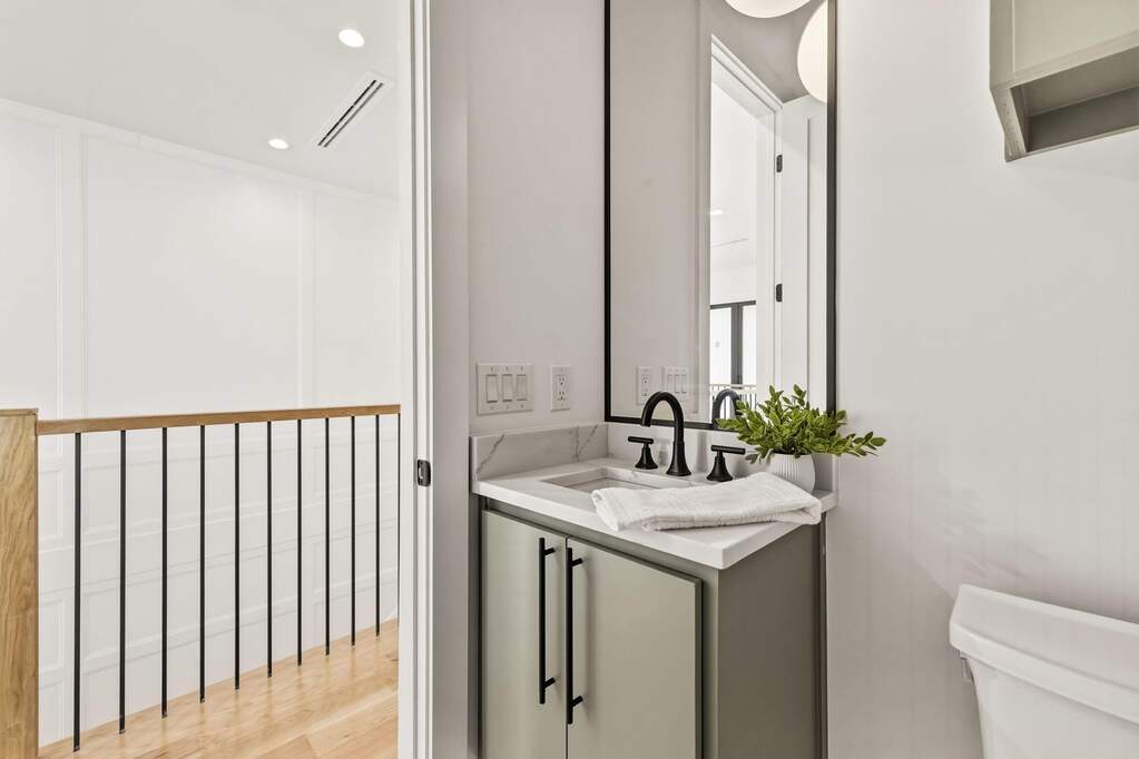 5 Bedroom Single Family Home/House's Image 20