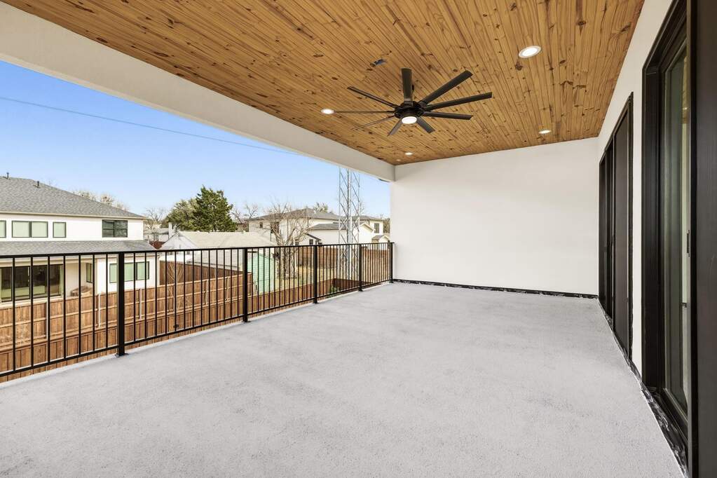 5 Bedroom Single Family Home/House's Image 28