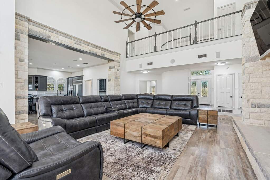 4 Bedroom Single Family Home/House's Image 7