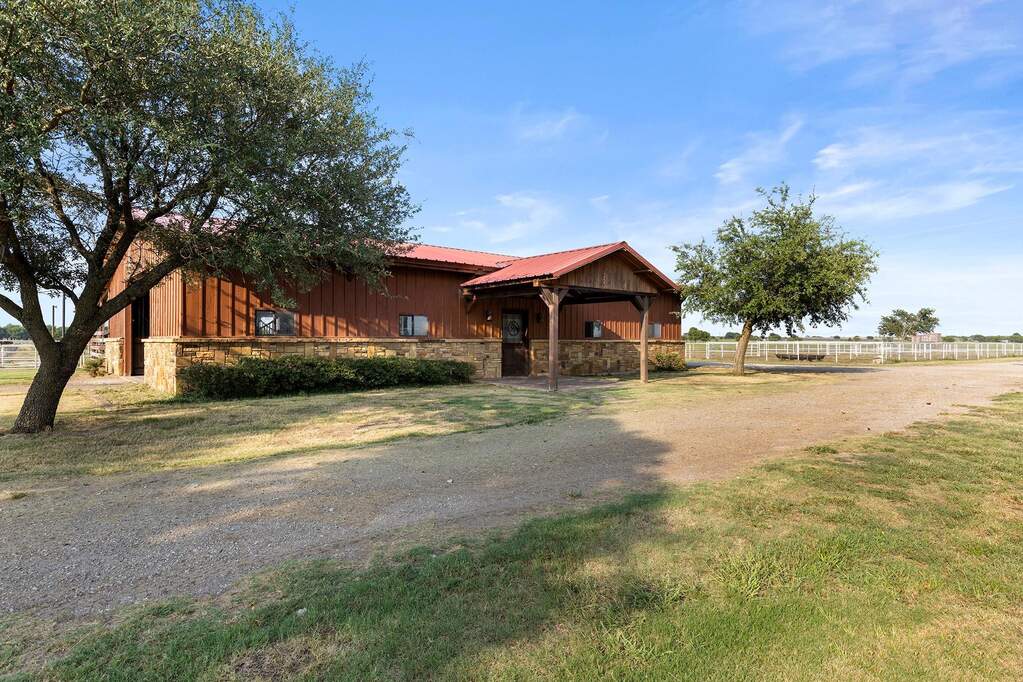 6 Bedroom Farm/Ranch/Plantation's Image 18