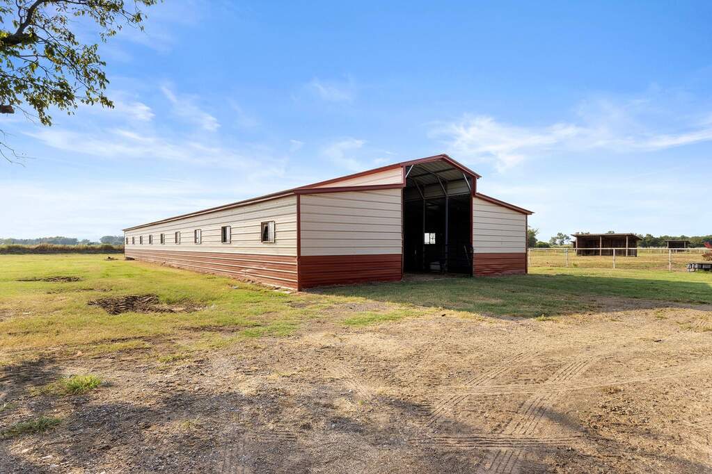 6 Bedroom Farm/Ranch/Plantation's Image 19