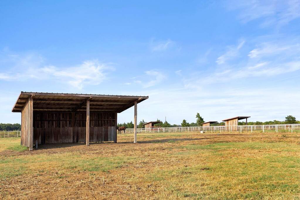 6 Bedroom Farm/Ranch/Plantation's Image 20