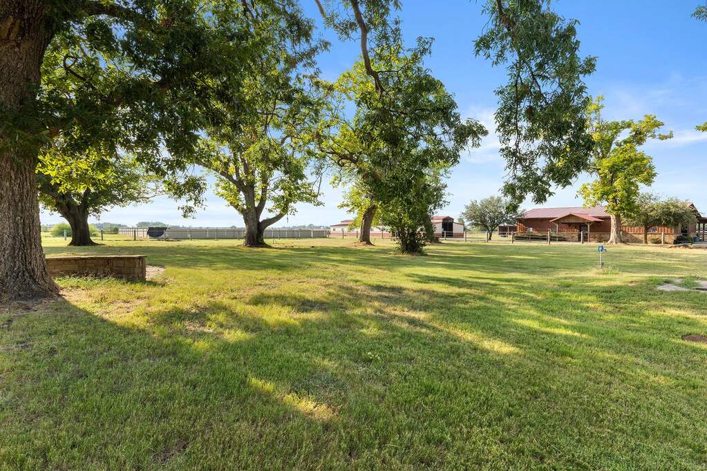 6 Bedroom Farm/Ranch/Plantation's Image 24