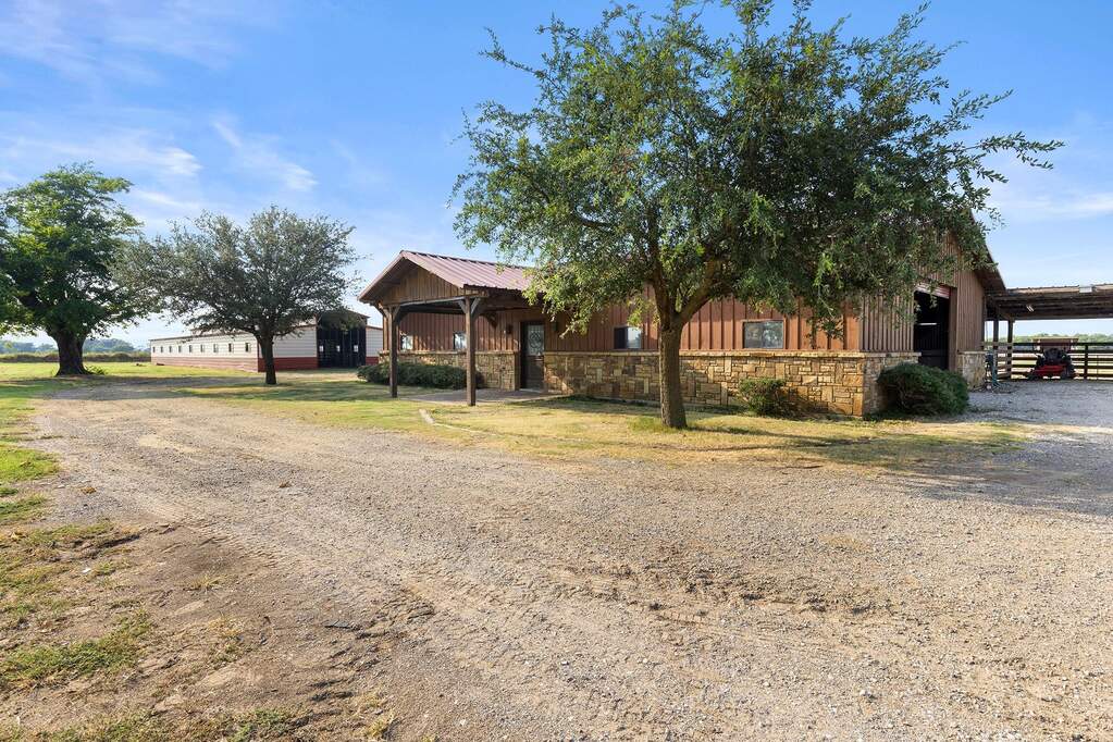 6 Bedroom Farm/Ranch/Plantation's Image 25