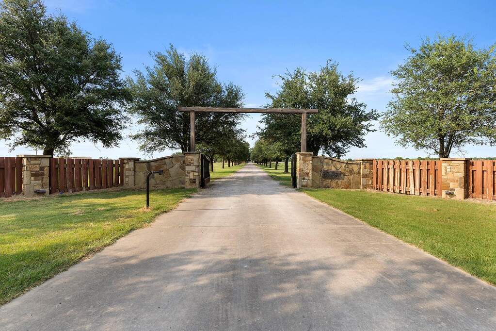 6 Bedroom Farm/Ranch/Plantation's Image 26