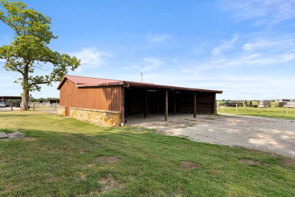 6 Bedroom Farm/Ranch/Plantation's Image 27