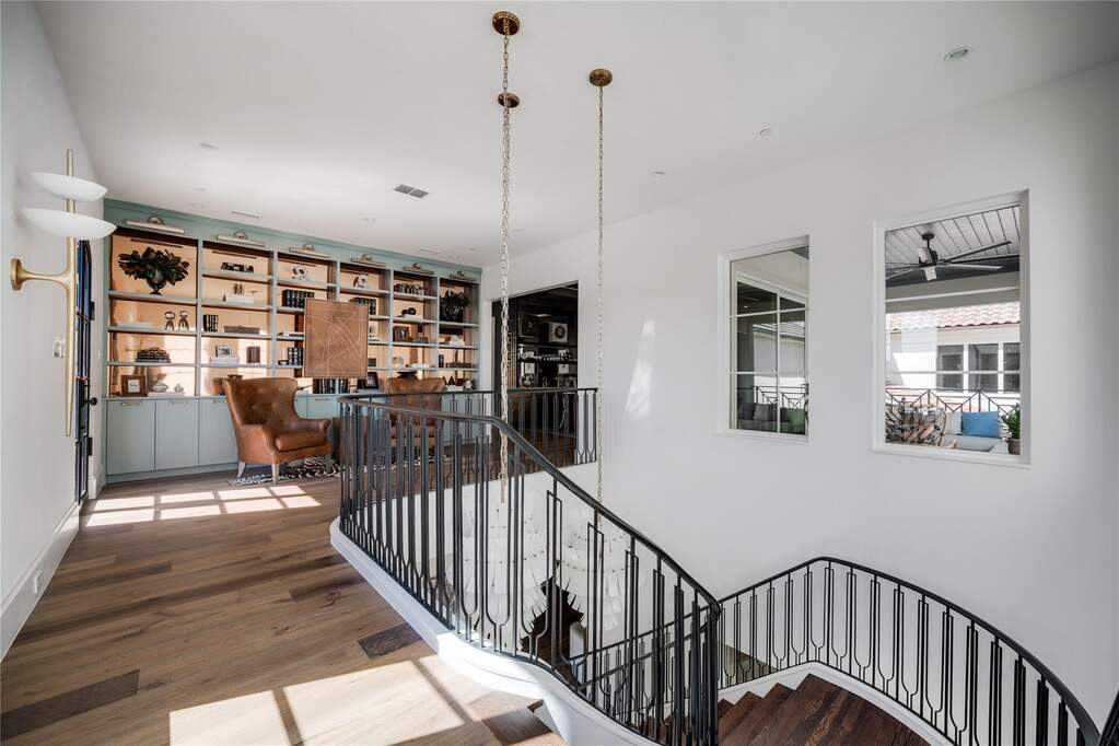 4 Bedroom Single Family Home/House's Image 9
