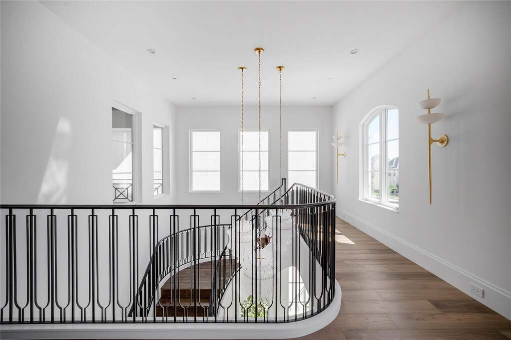 4 Bedroom Single Family Home/House's Image 10