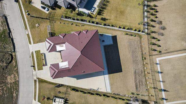 6 Bedroom Single Family Home/House's Image 32
