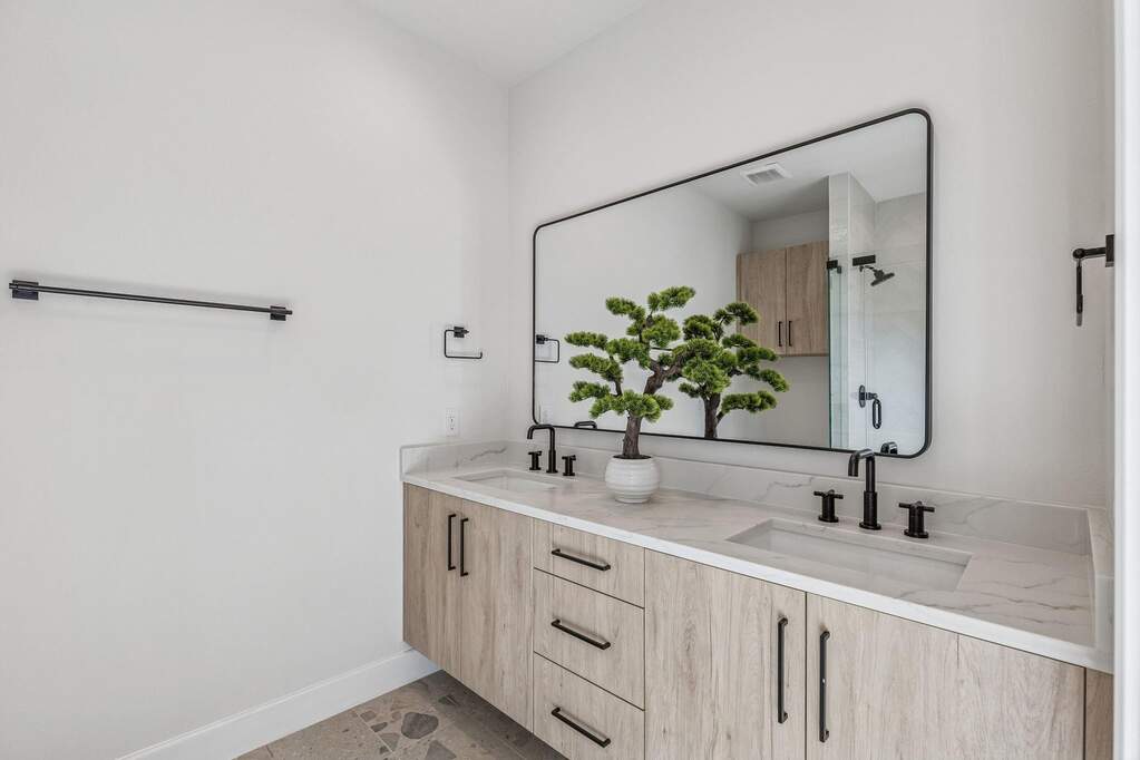 2 Bedroom Villa/Townhouse's Image 8