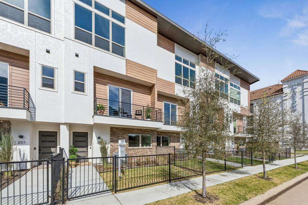 2 Bedroom Villa/Townhouse's Image 12