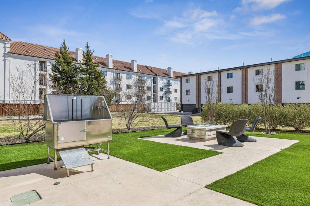 2 Bedroom Villa/Townhouse's Image 16