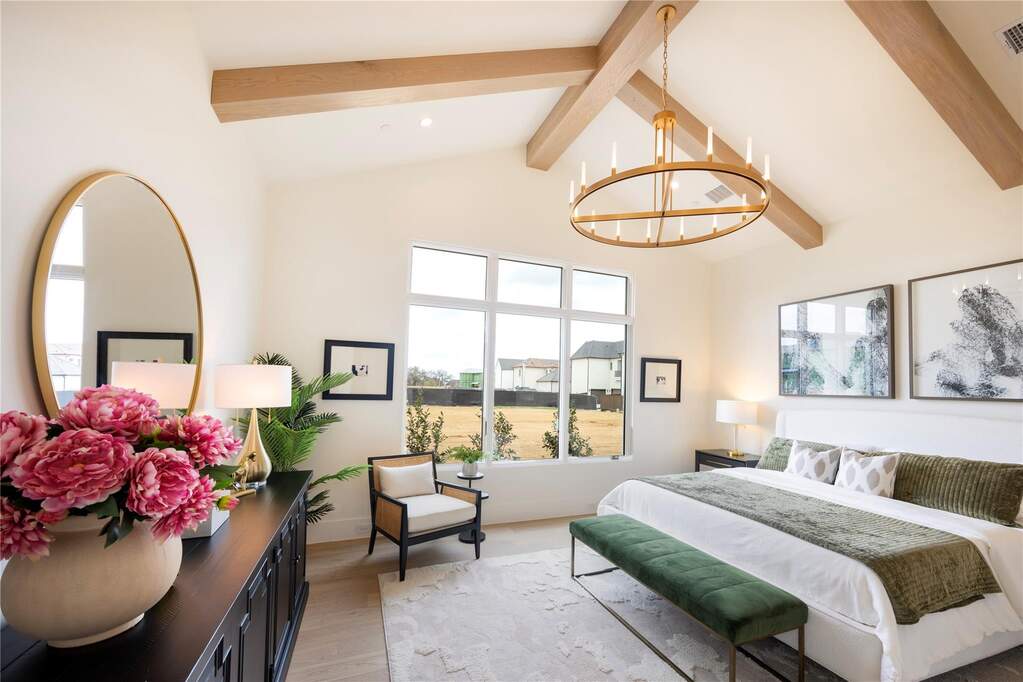 5 Bedroom Single Family Home/House's Image 16