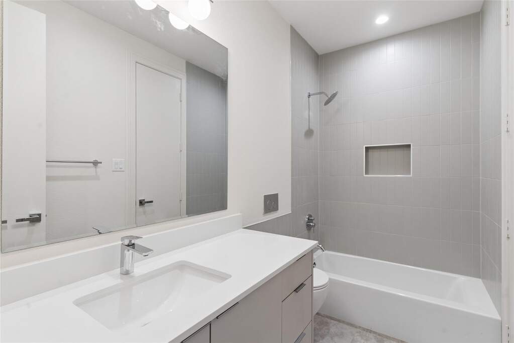 3 Bedroom Single Family Home/House's Image 27