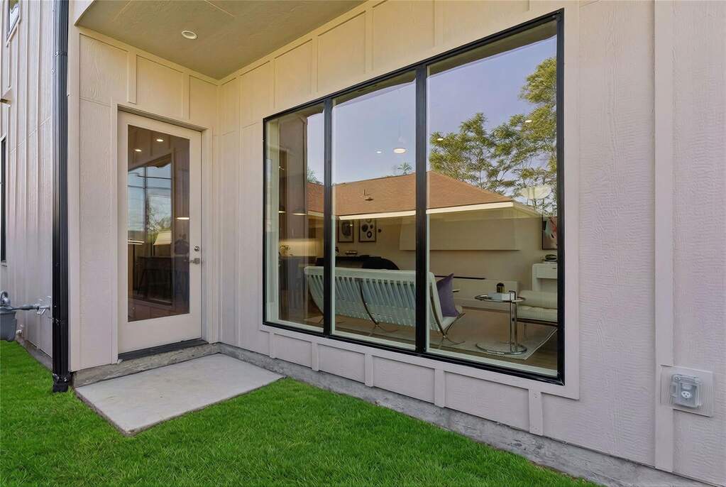 3 Bedroom Single Family Home/House's Image 28