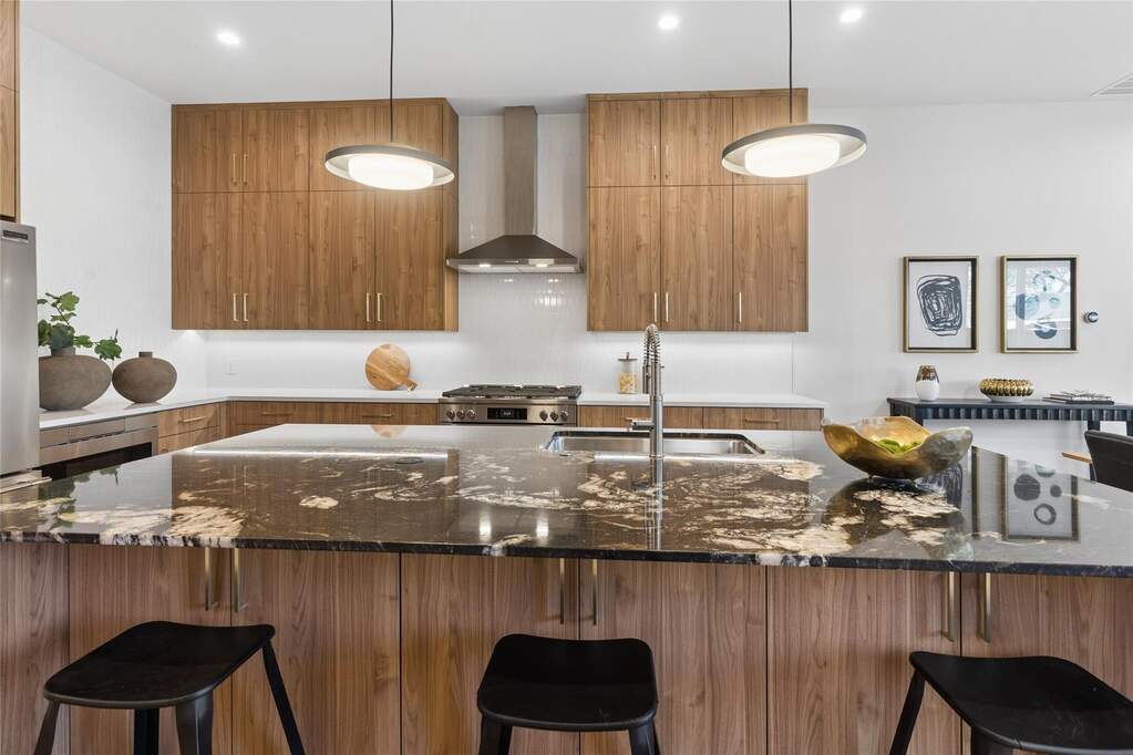 3 Bedroom Single Family Home/House's Image 3