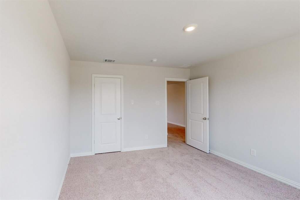 5 Bedroom Single Family Home/House's Image 20