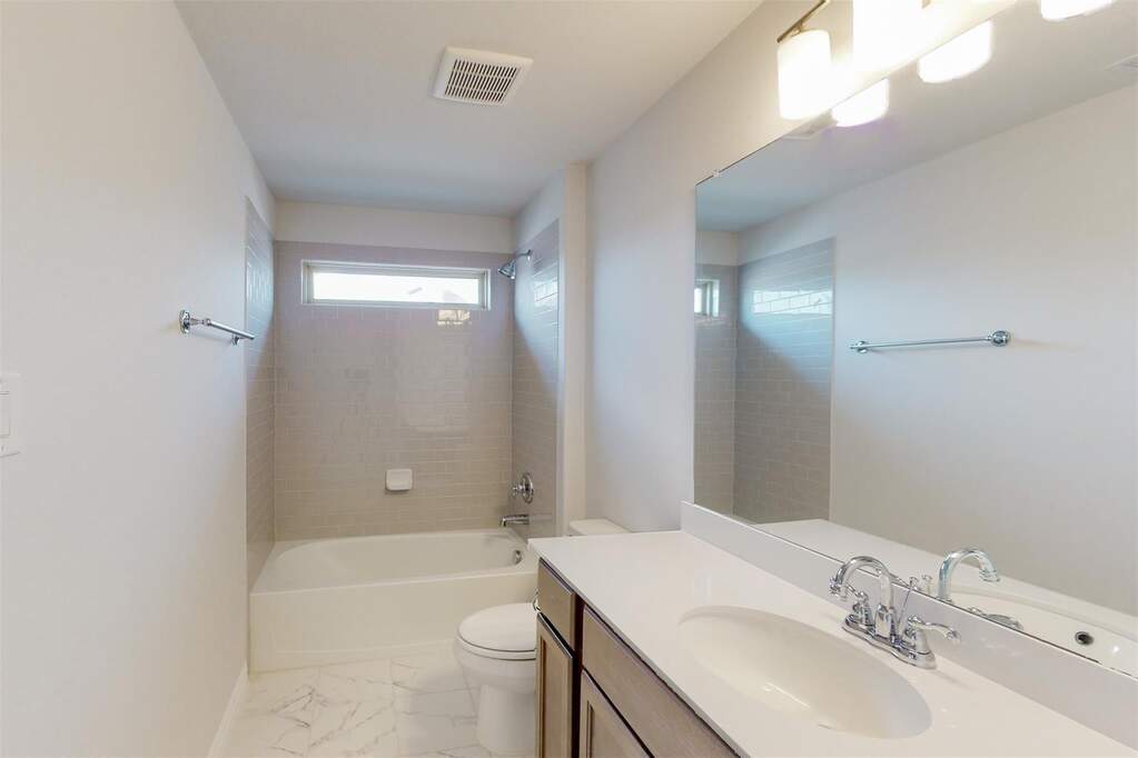 5 Bedroom Single Family Home/House's Image 21