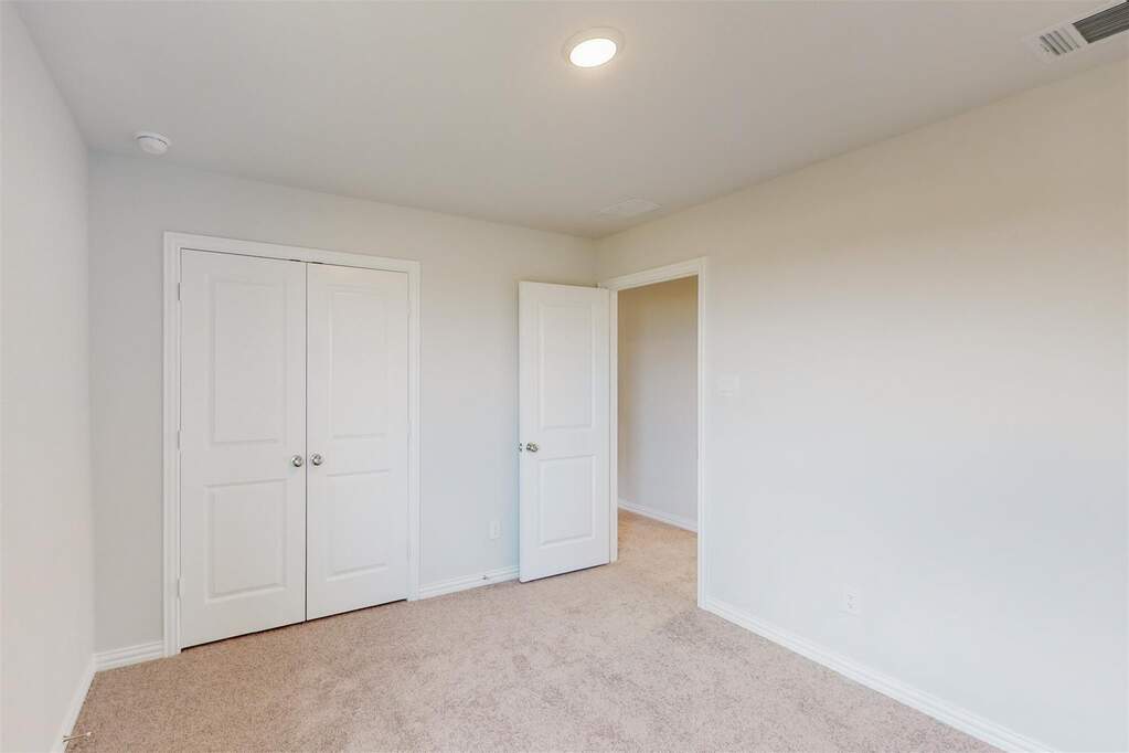 5 Bedroom Single Family Home/House's Image 23