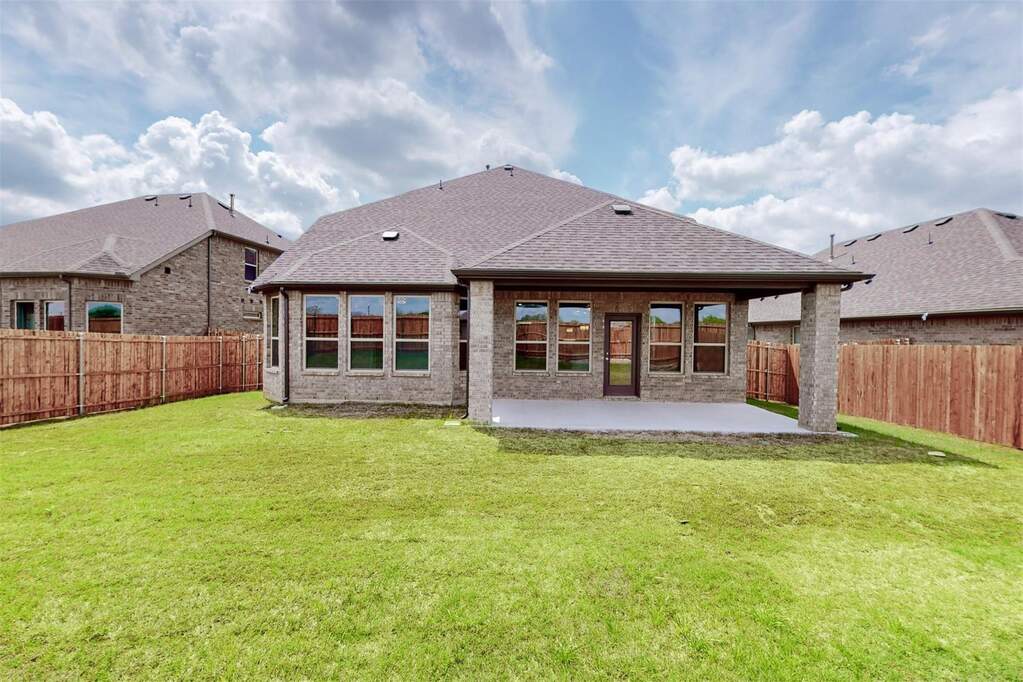 5 Bedroom Single Family Home/House's Image 29