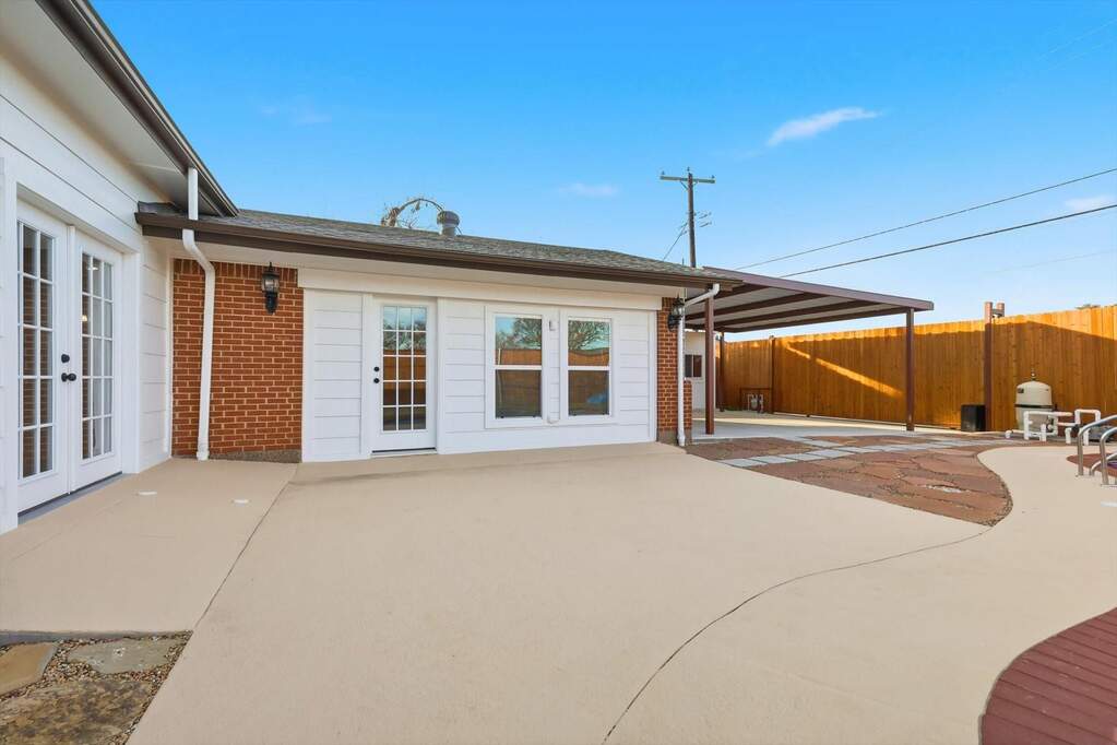 5 Bedroom Single Family Home/House's Image 25