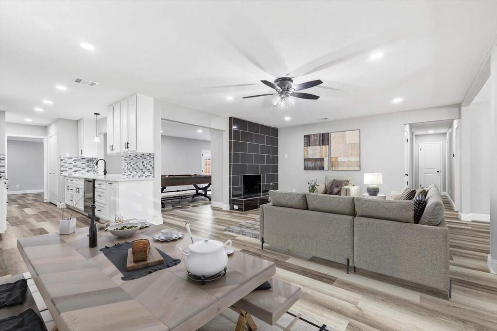 5 Bedroom Single Family Home/House's Image 3