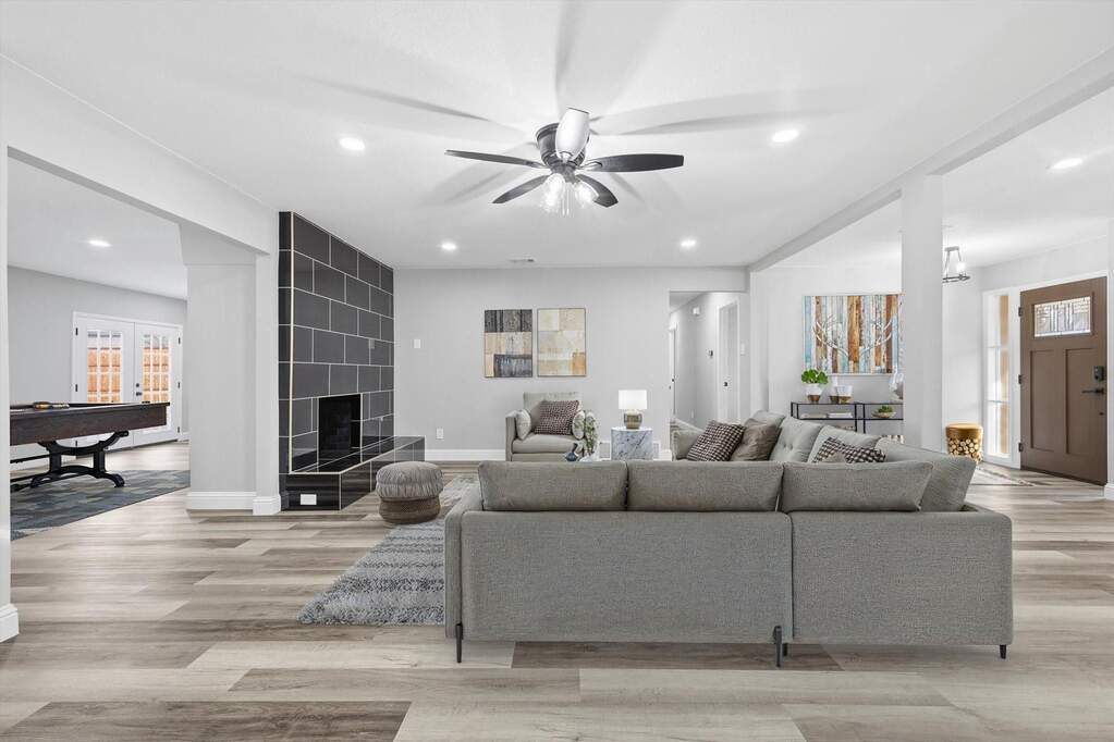 5 Bedroom Single Family Home/House's Image 4