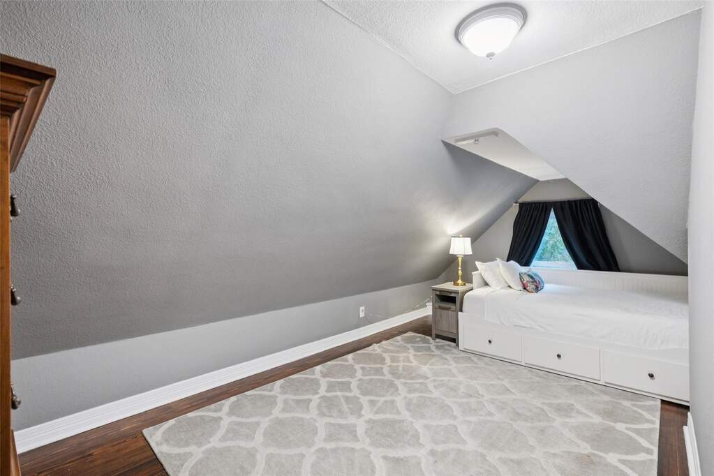 4 Bedroom Single Family Home/House's Image 19