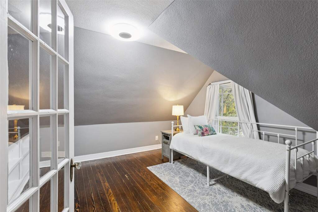 4 Bedroom Single Family Home/House's Image 20