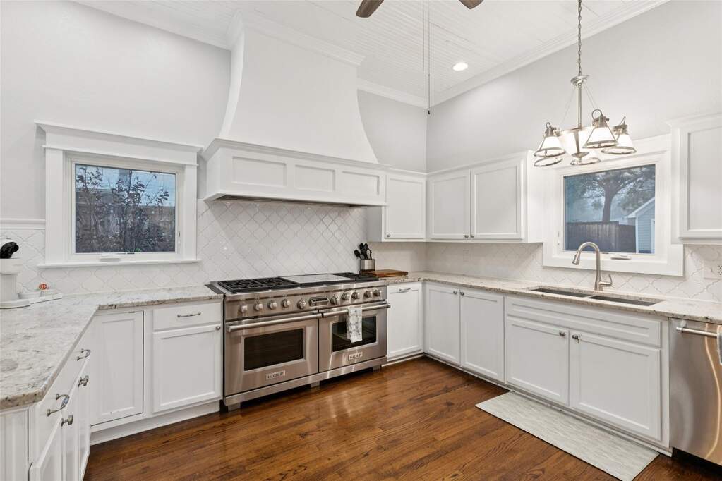 4 Bedroom Single Family Home/House's Image 4