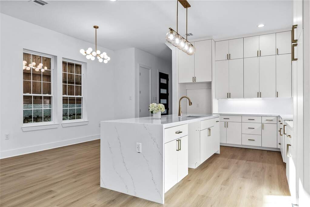 3 Bedroom Single Family Home/House's Image 3