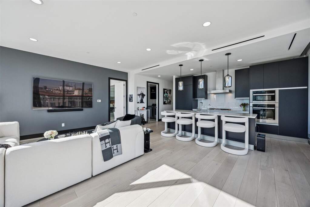 3 Bedroom Apartment/Flat's Image 5
