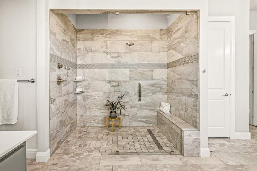 4 Bedroom Single Family Home/House's Image 18