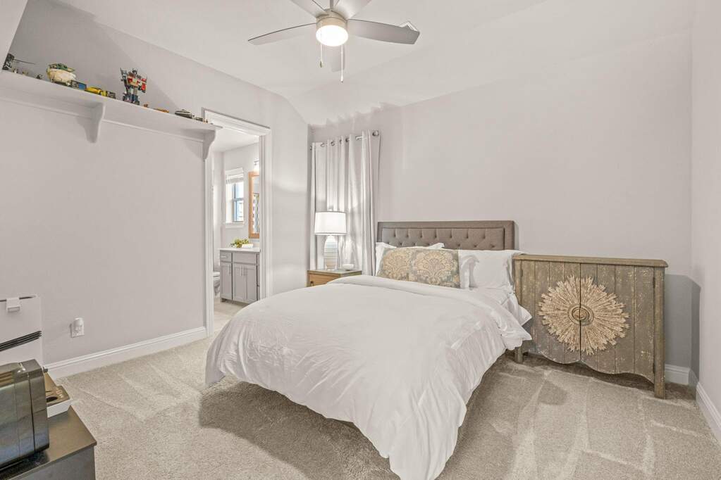 4 Bedroom Single Family Home/House's Image 27