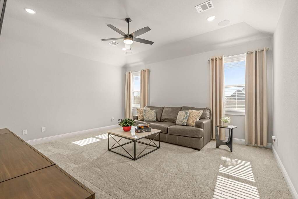 4 Bedroom Single Family Home/House's Image 31