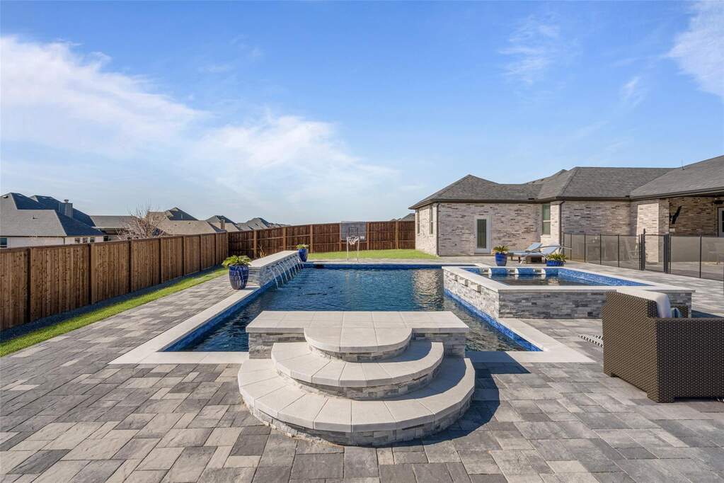 4 Bedroom Single Family Home/House's Image 32