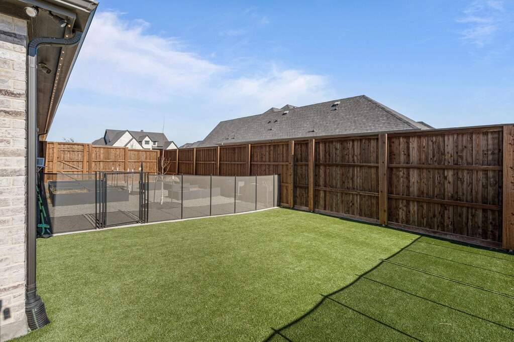 4 Bedroom Single Family Home/House's Image 35