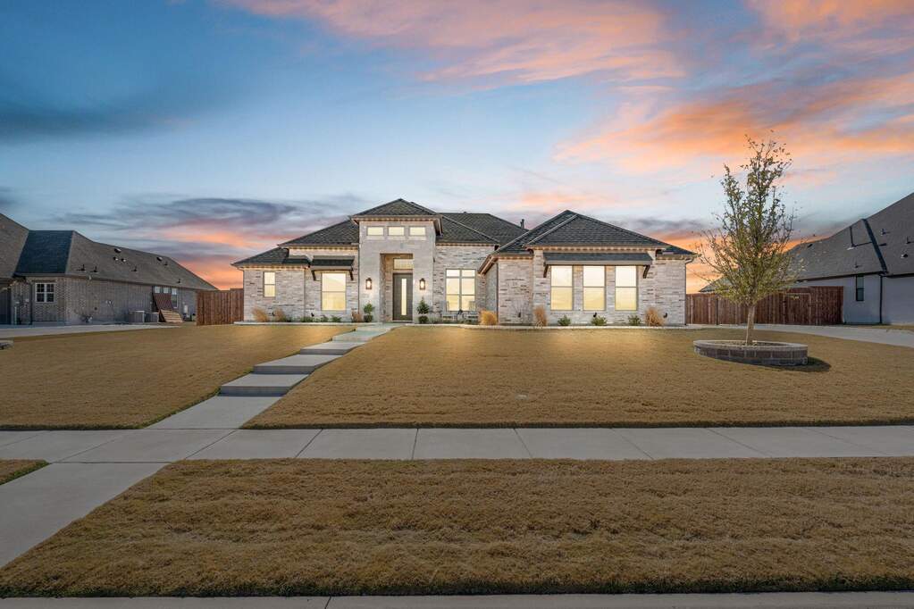 4 Bedroom Single Family Home/House's Image 37