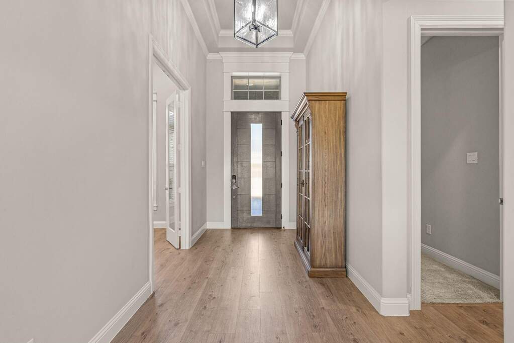 4 Bedroom Single Family Home/House's Image 3