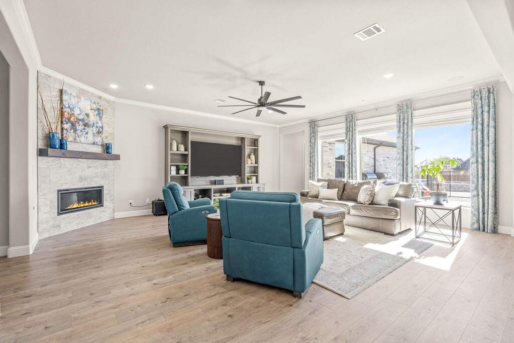 4 Bedroom Single Family Home/House's Image 5