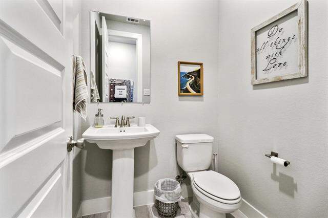 4 Bedroom Single Family Home/House's Image 14