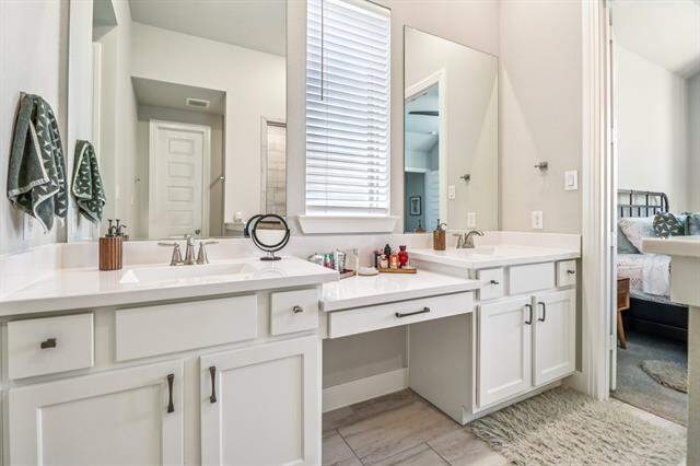 4 Bedroom Single Family Home/House's Image 25