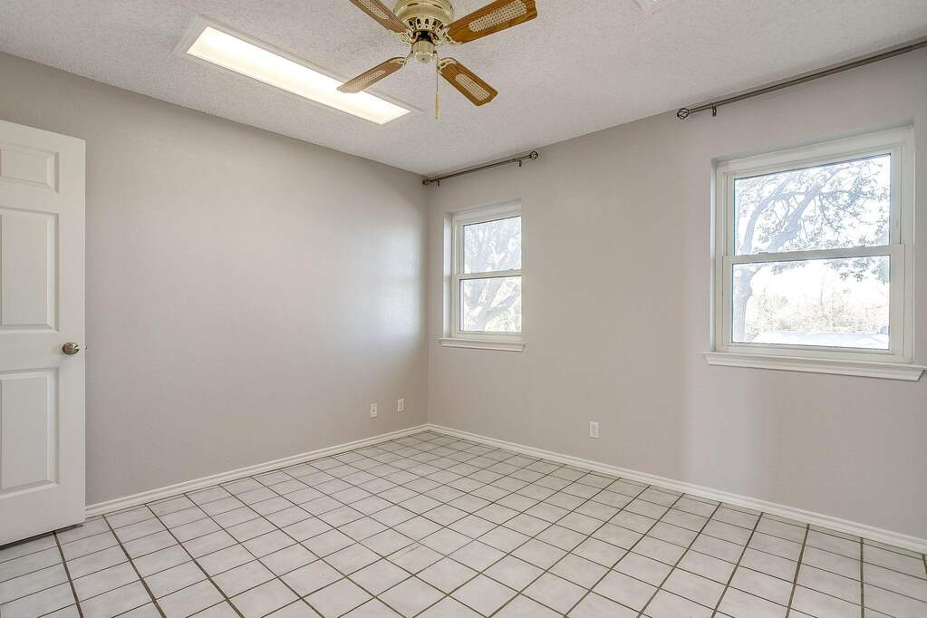 3 Bedroom Single Family Home/House's Image 17